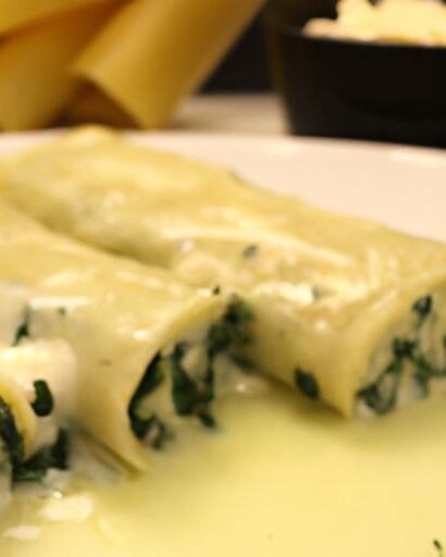 Savor Manicotti: Creamy Ricotta & Spinach Delight Recipe