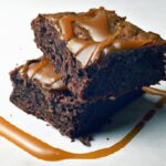 Decadent Salted Caramel Brownies: A Sweet & Salty Delight
