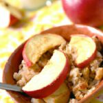 Crunchy Comfort: The Perfect Apple Crisp with Oat Topping