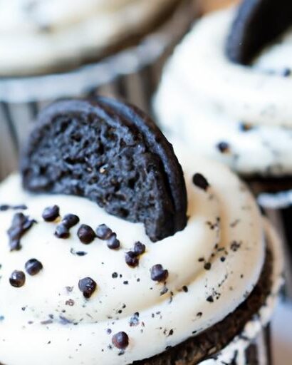 Irresistible Cookies & Cream Cupcakes: A Delicious Delight