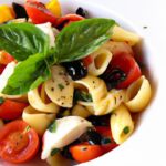 Fresh & Flavorful Caprese Pasta Salad with Tangy Balsamic Glaze